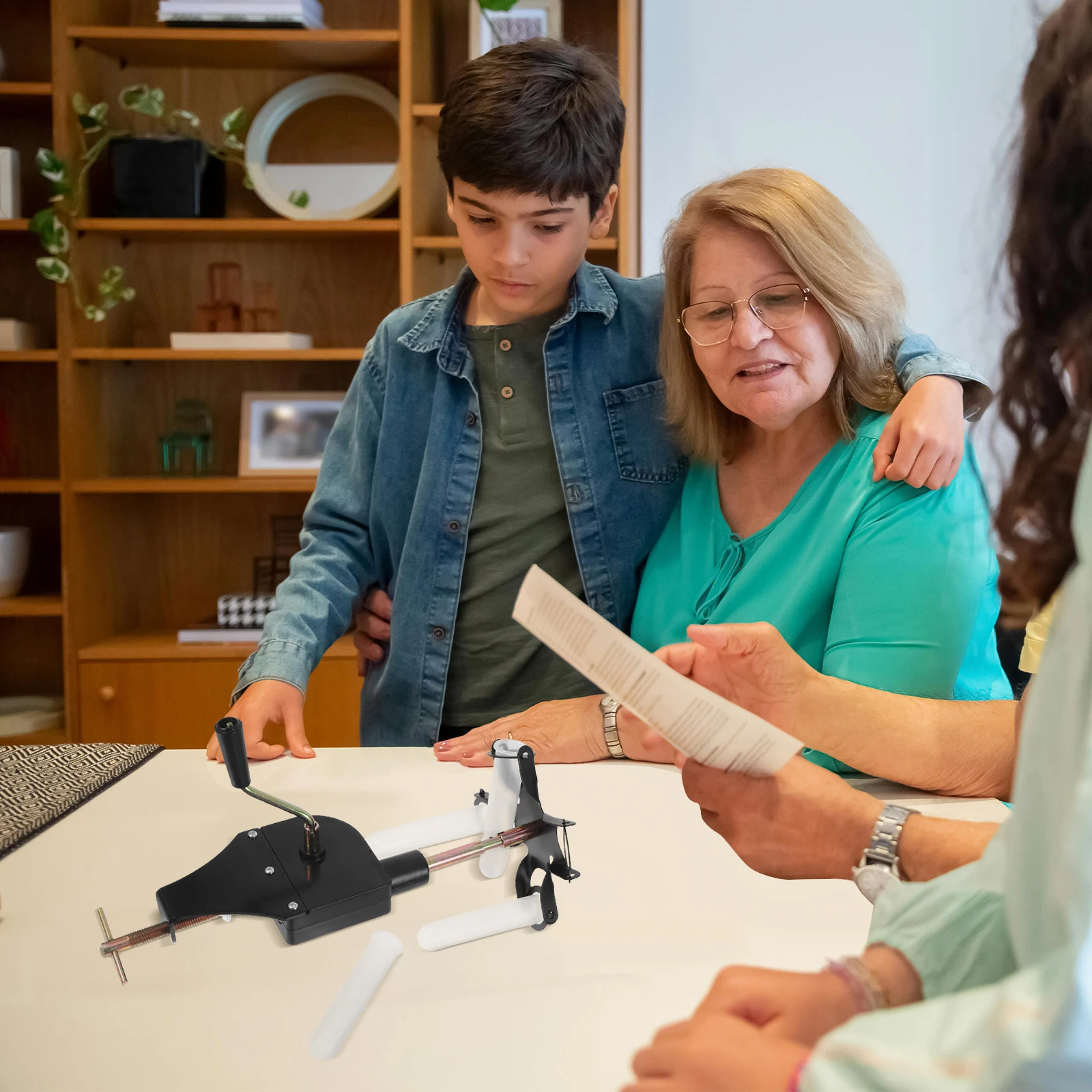 آلة الطرد المركزي التي تعمل يدويًا باللون الأسود لتجارب الفيزياء والكيمياء والمختبر المحمول للمدرسة المتوسطة واللوازم العلمية الخارجية #1