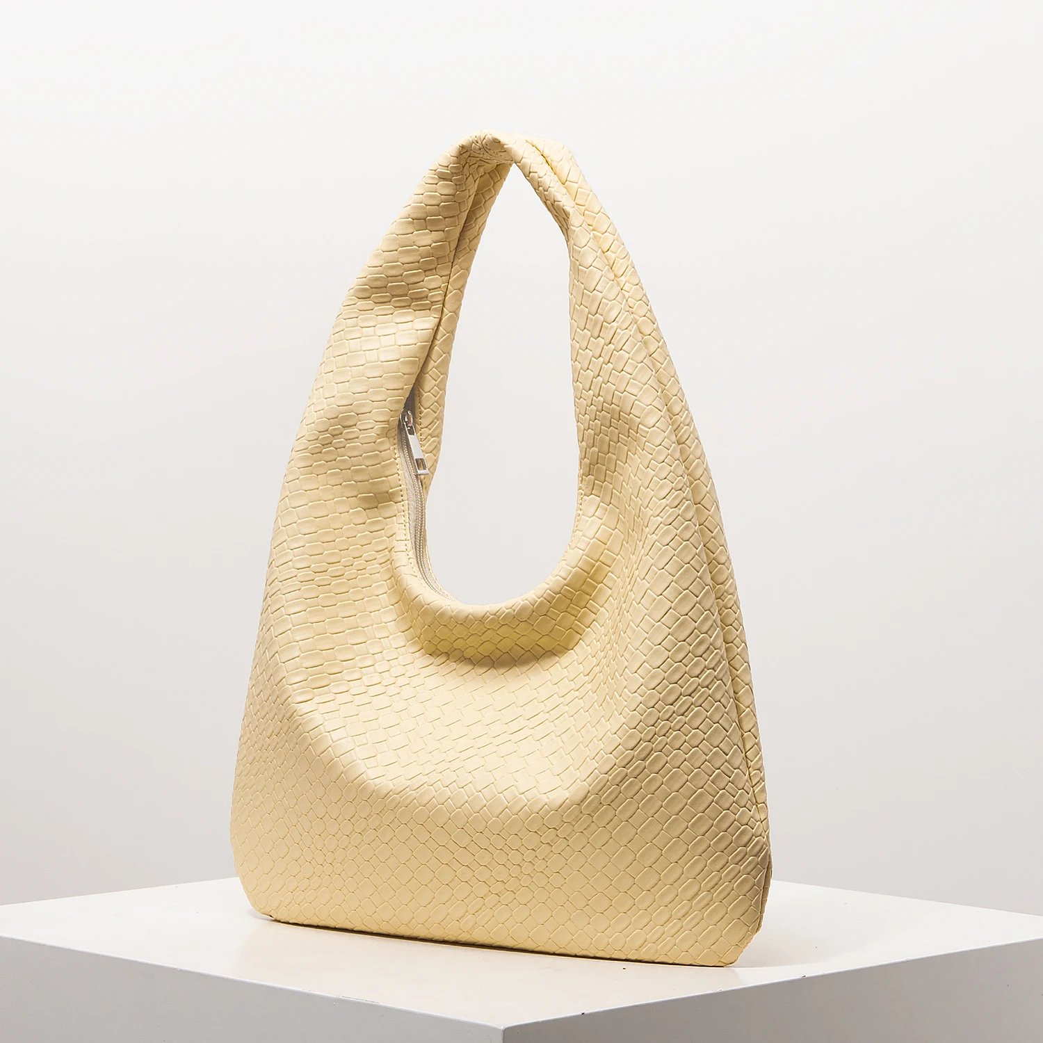 Vintage-Umhängetasche aus Kunstleder, Damenhandtasche, geräumige Tragetasche, Halbmond-Tasche, Tasche mit Reißverschluss, Alltagstasche für den Arbeitsweg (Muster zufällig). – Detail 18