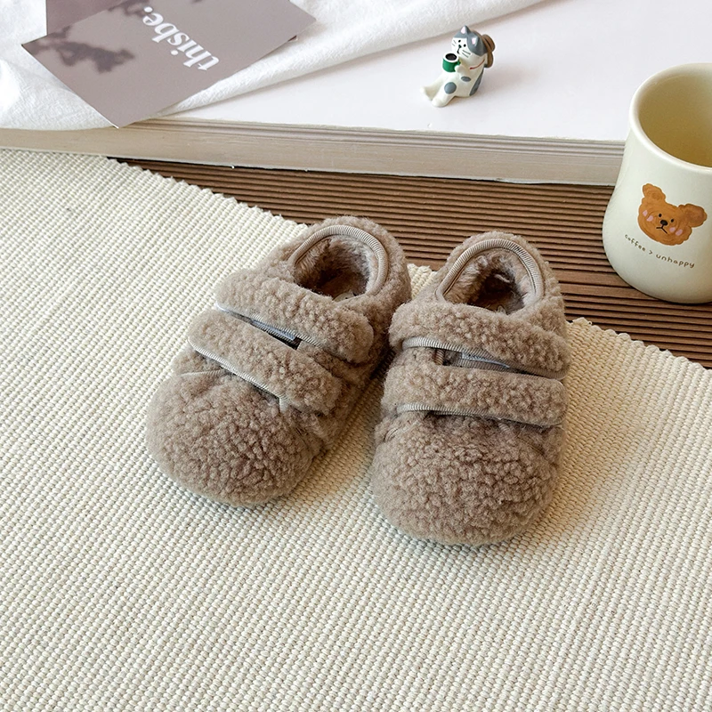 

Children's Shoes Flat Bottom Wool Shoes 2025 Winter New Outside Wear Padded Warm Cotton Shoes for Girls Casual Soft Sole Flats