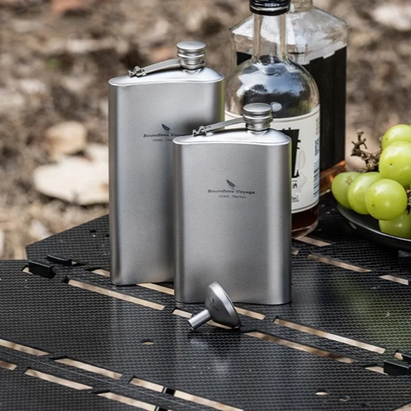 

200/250ML Pure Titanium Wine Decanter with Funnel Ultra-light Portable Outdoor Camping Picnics One-piece Bottle Cap Wine Bottle