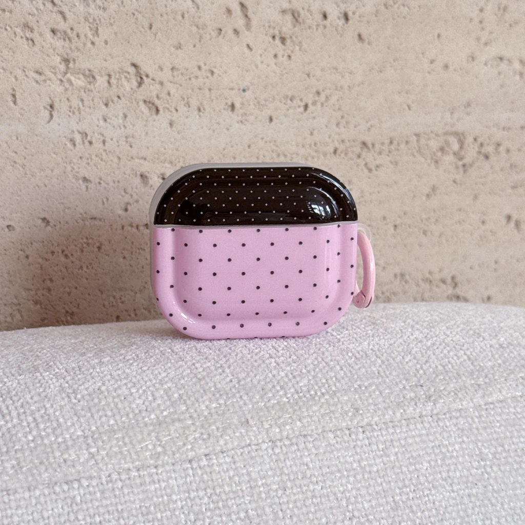 Minimalist Black Pi…