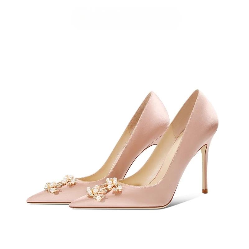 

Весенне-осенние новые белые атласные модные свадебные модельные туфли на тонком каблуке с острым носком