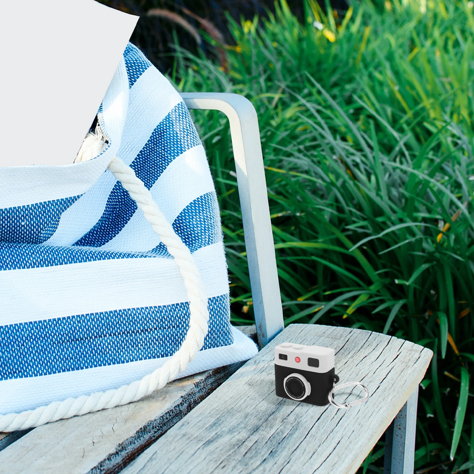 

Retro Camera Shaped Earphone Protector Case Delicate Earbuds Sleeve for Cordless Earphones Charging Port Protective Case