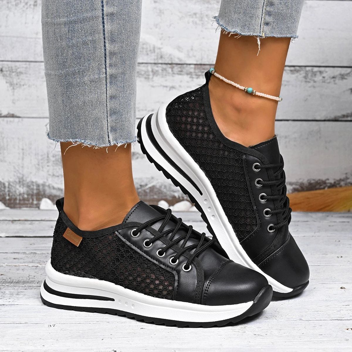 أحذية رياضية نسائية موضة الصيف حذاء كاجوال النساء القواطع الدانتيل جوفاء تنفس منصة أحذية رياضية مسطحة امرأة Zapatos De Mujer