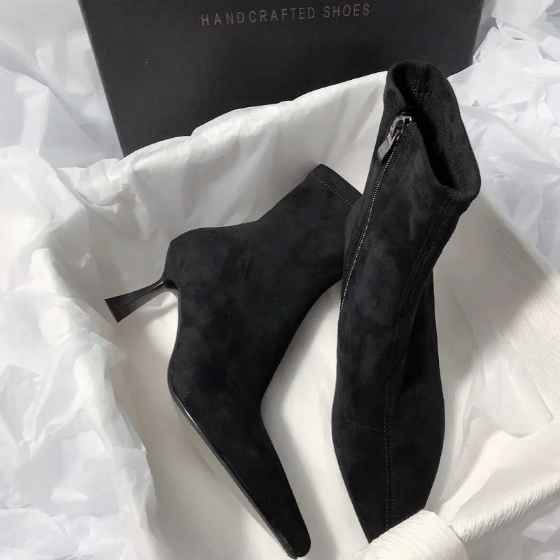 2025 أشار تو المرأة جورب أحذية بوت قصيرة موضة السوستة الجانبية سليم الكاحل الجوارب رقيقة عالية الكعب الخريف الشتاء