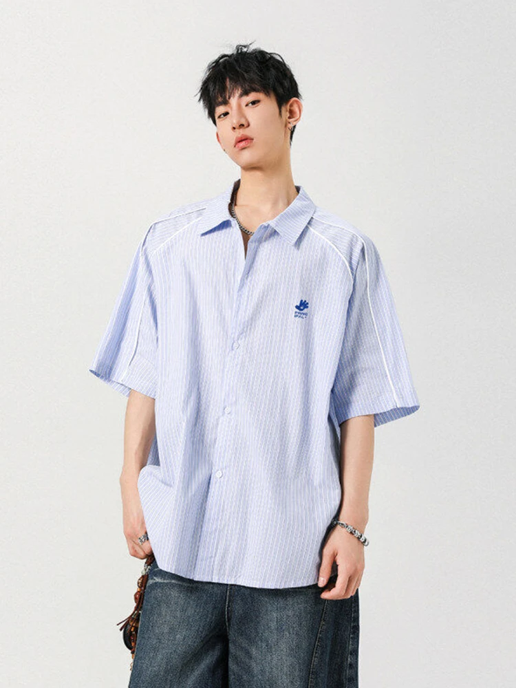 

Повседневная рубашка с короткими рукавами и полосатым узором, мужская летняя рубашка в американском уличном стиле, универсальный свободный крой для подростков, легкий топ