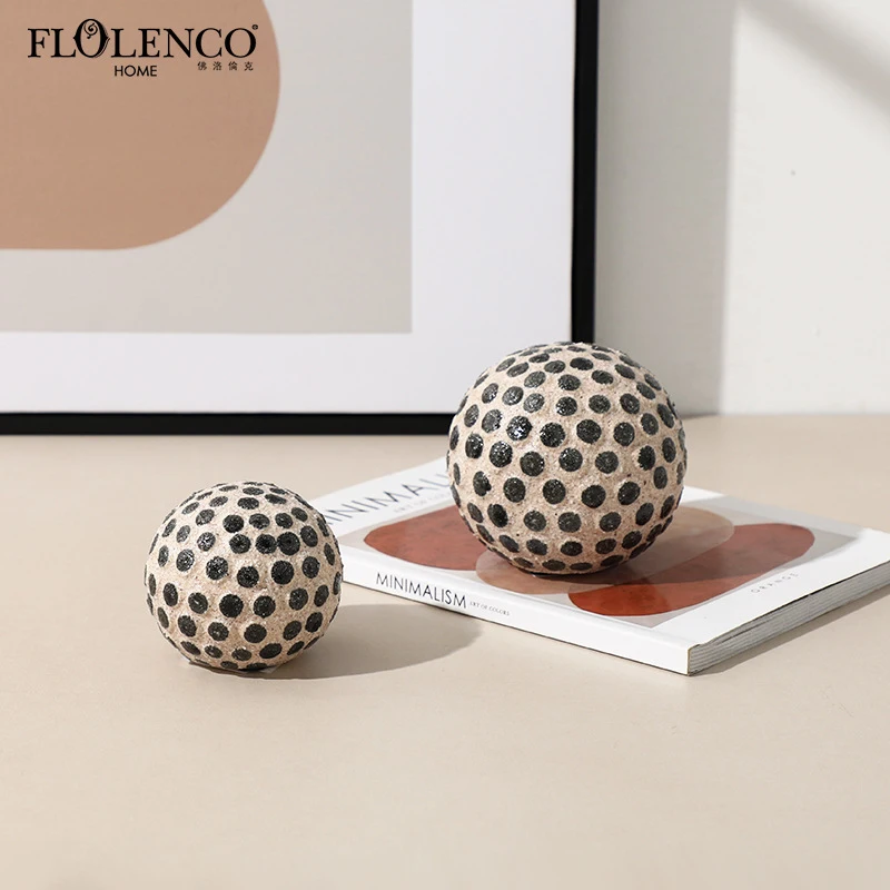 Wabi-sabi vintage hand-painted polka dot ceramic ornament for model homes, guesthouses, living rooms