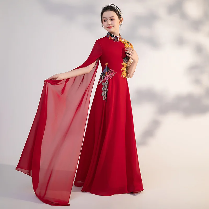 Guzheng Hanfu Girl Classic Dance Performance pour enfants, Nouvel examen d'art sur scène, Style chinois, Rouge