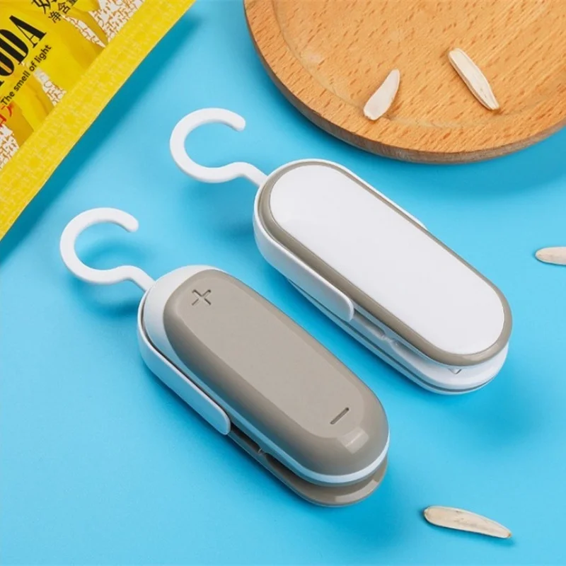 1 Pack Sealing Machine Mini Portable Sealing Clip Hand Pressure Heat Sealing Machine Food Fruit Snacks Preservation Small Tools image 3