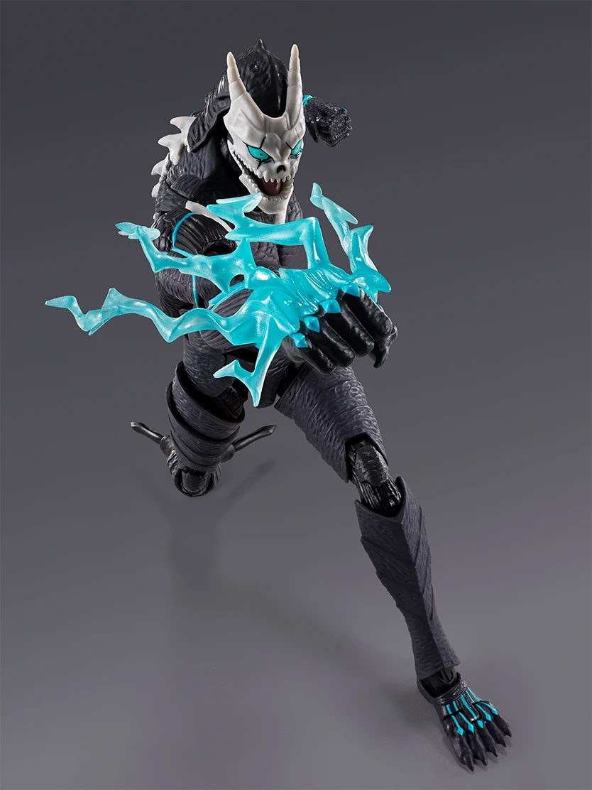 

Original BANDAI SHF kaiju No.8 KAFKA HIBINO PVC Anime Figures Action Figure Model Toys Christmas Gift