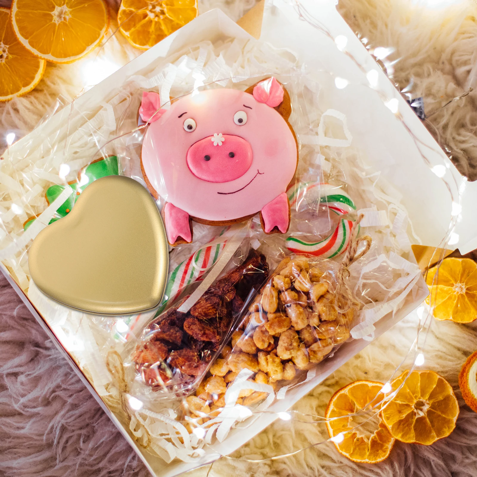 

4pcs Heart Candy Gift Boxes Golden Tin Durable Sweets Holder Storage Containers Sweets Holder Practical Design