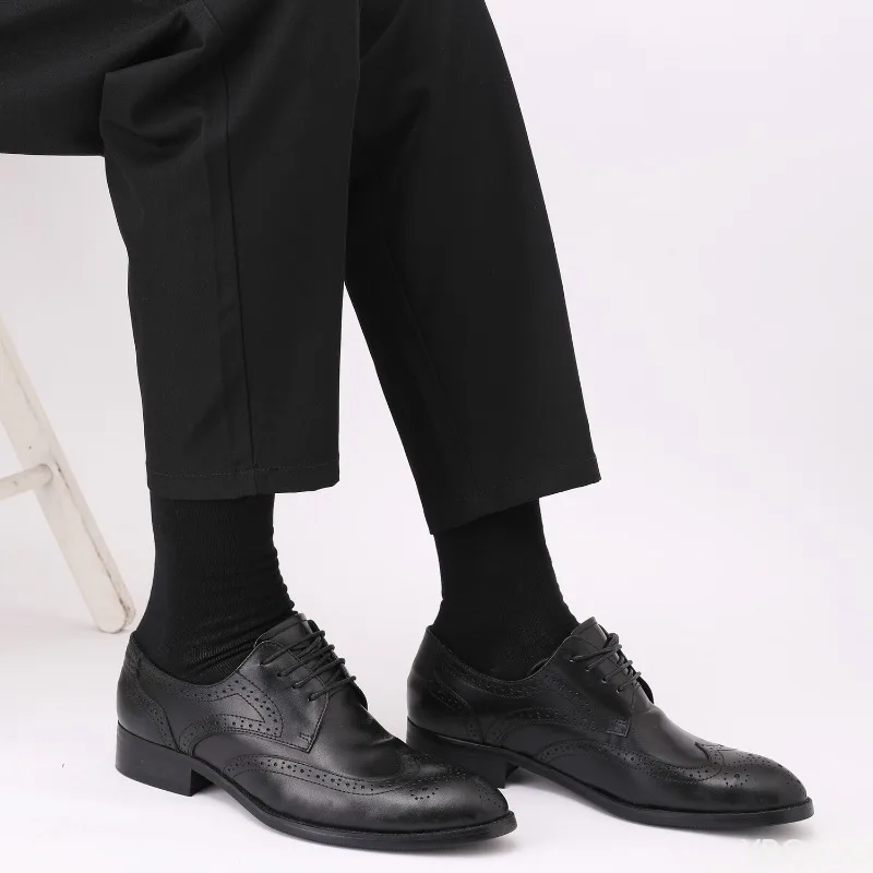 4 pairs Men's long tube business style plus size striped Fashionable versatile black long tube socks