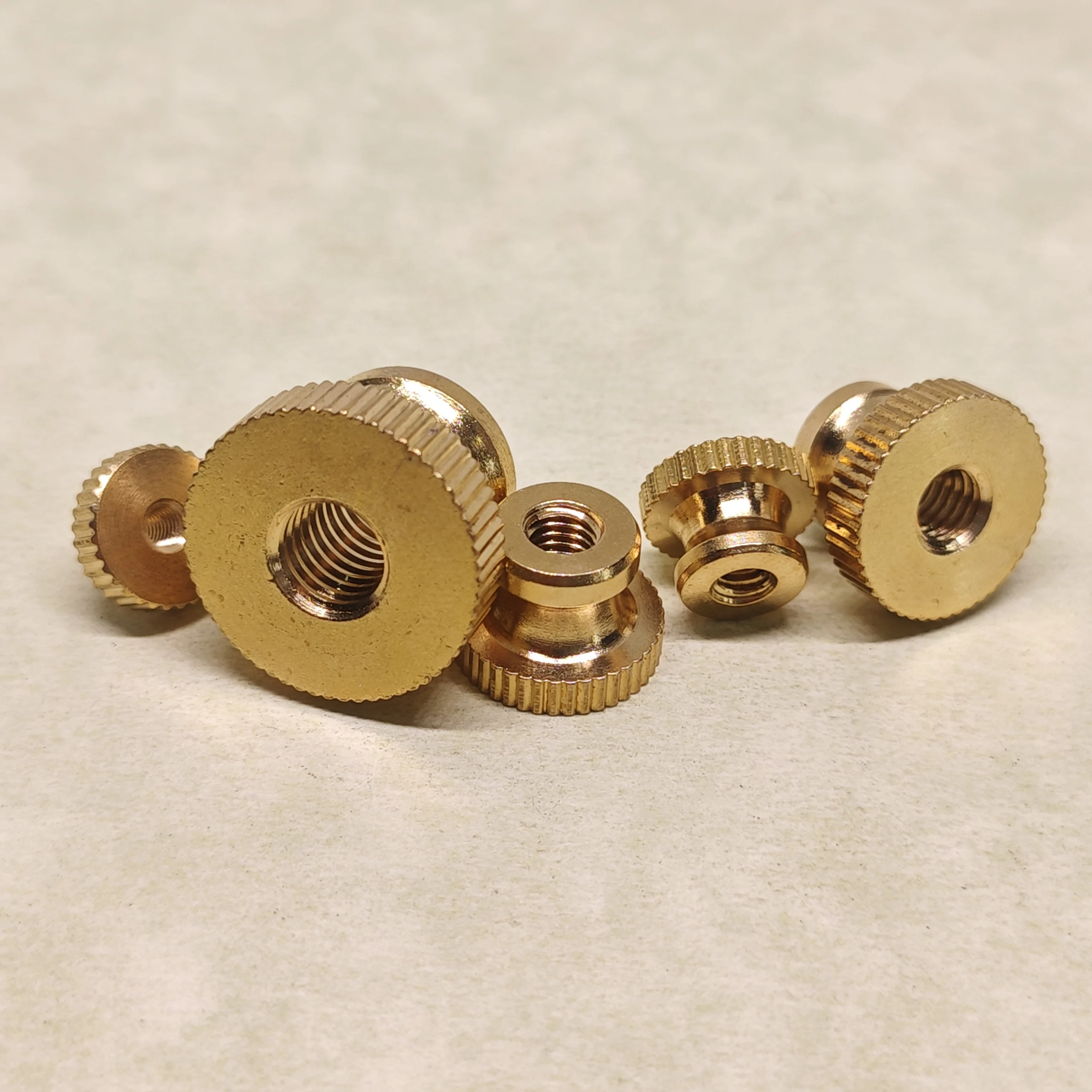 2-5 Stück Messing-Rändelmutter, gerändelte Handspannmutter aus Kupfer, M3 M4 M5 M6 M8 Messing – Detail 4