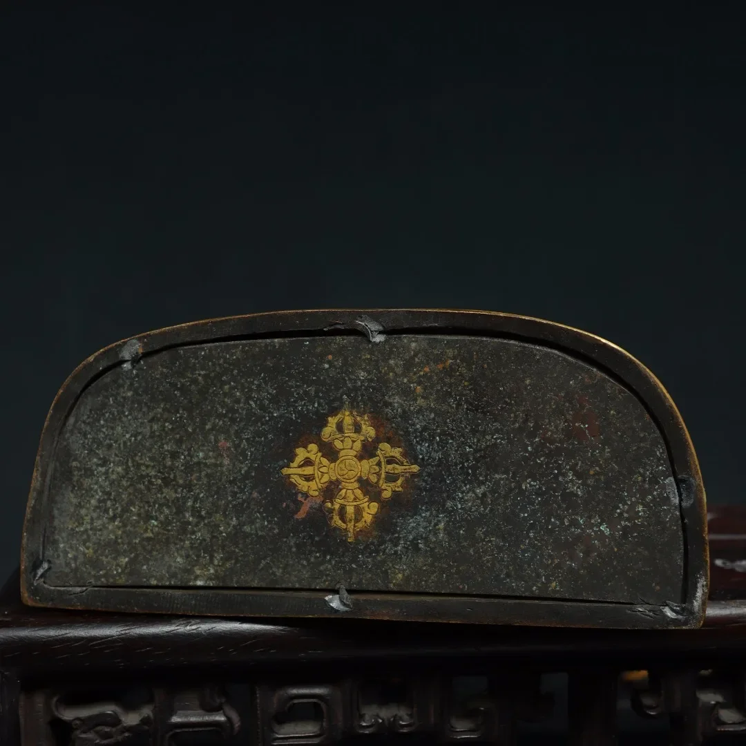 

Старинная пурпурно-бронзовая позолоченная статуя Будды-Бодхисаттвы Ваджрадхары в стиле высокого рельефа для молельного зала