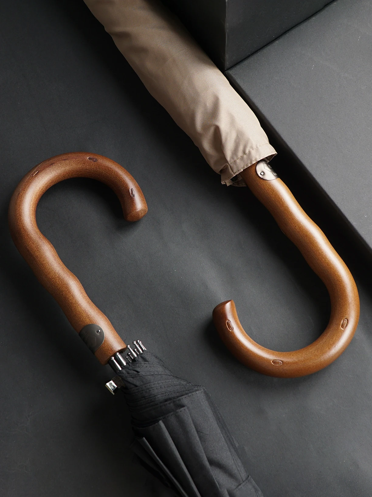 

Parachase Big Long Umbrella Men Luxury Wooden Long Handle Umbrella Windproof Strong 12 Ribs Outdoor Golf Rain Umbrella Woman