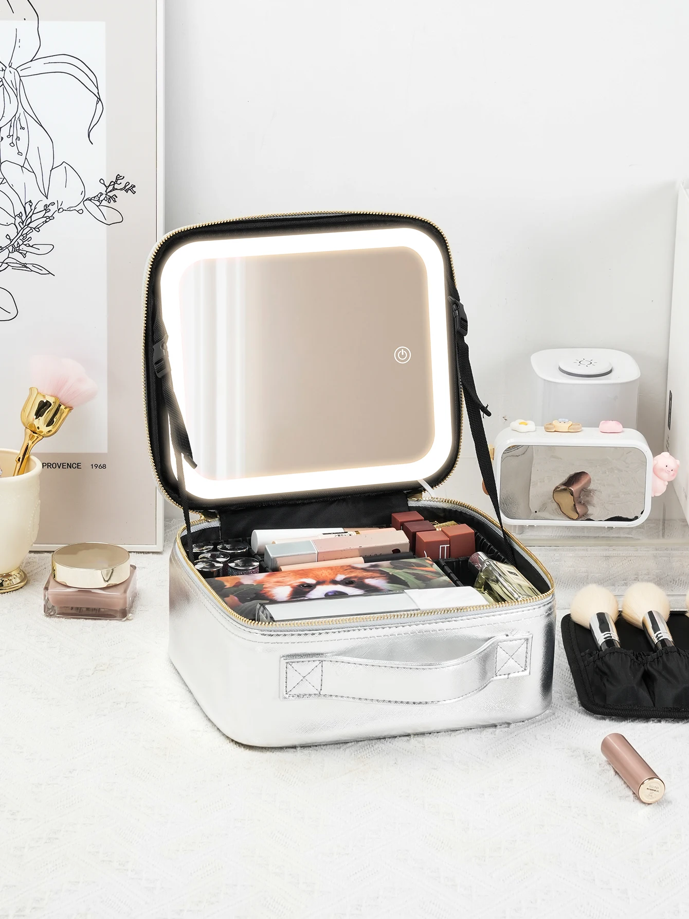 Custodia per il trucco con specchio illuminato progettata con divisori Organizer per treno per trucco impermeabile con 3 custodia a luminosità