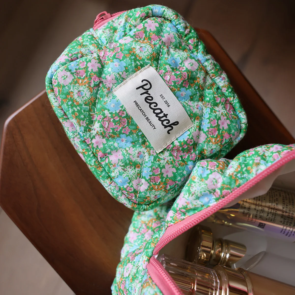 Floral Patterned Medium-sized Cosmetic Bag For Skincare Products Portable Travel Organizer Makeup Bag Small items storage bag