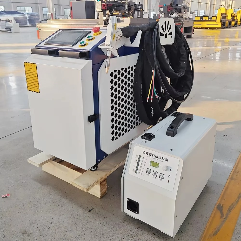 3 In 1 Handheld Laser Welding Machine CE Certified Fiber Water Cooling Long Time Continuous Working Metal Processing Equipment