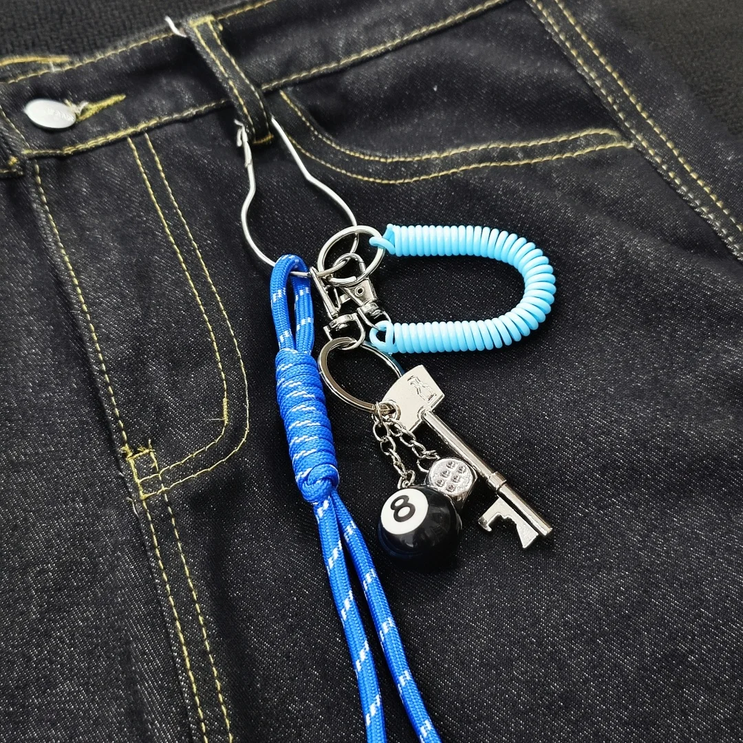 Blue Element Schlüsselanhänger mit geflochtener Kordel, Flaschenöffnerschlüssel, Würfel aus Legierung und 8-Kugel-Taschenanhänger, Federschnur, exquisites Geschenk