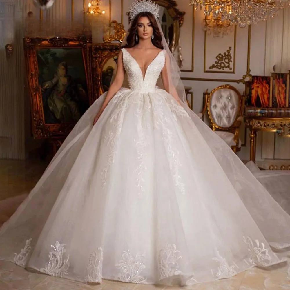 Customized Sexy Deep V-neck Lace Decal Wedding Dress with Large Tail 2026 New Luxury Sleeveless Chiffon and Floor Skirt Suitable