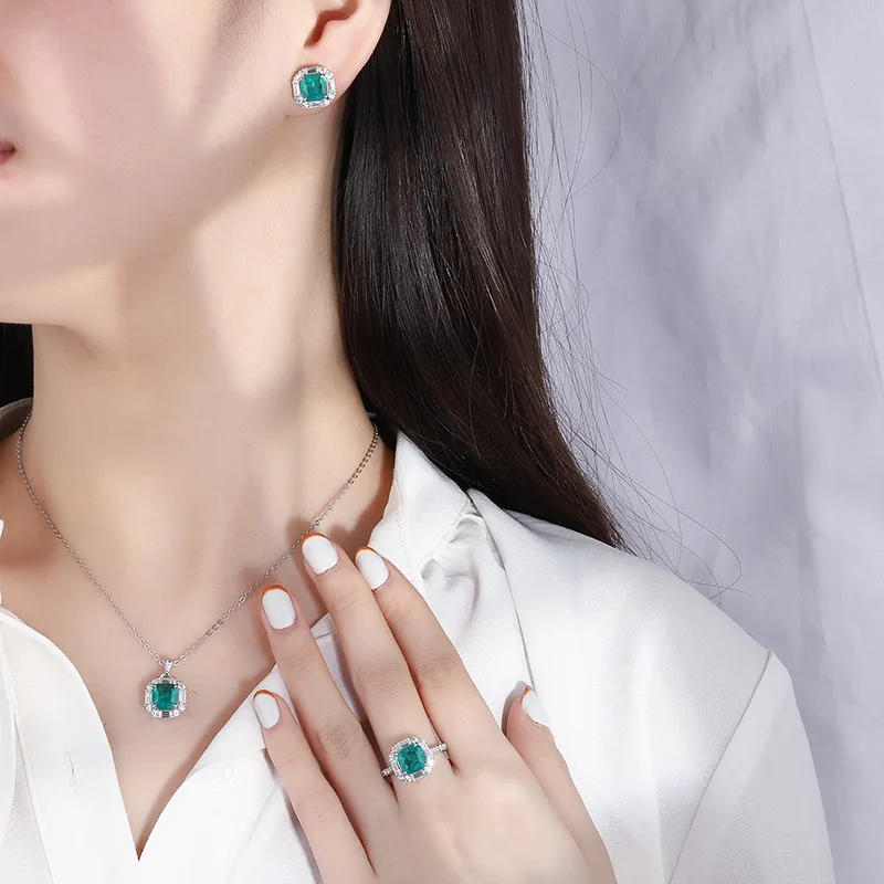 

18K Gold Set with PT950 Platinum Emerald Wood and Green Pendant Ring and Earrings Set 8*8