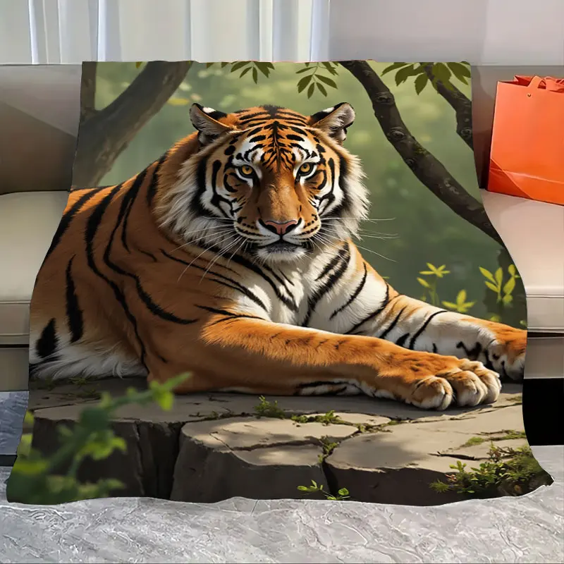 

1pc Flannel Blanket Realistic Tiger Print Fleece Blanket for Cozy Jungle Adventure Vibes