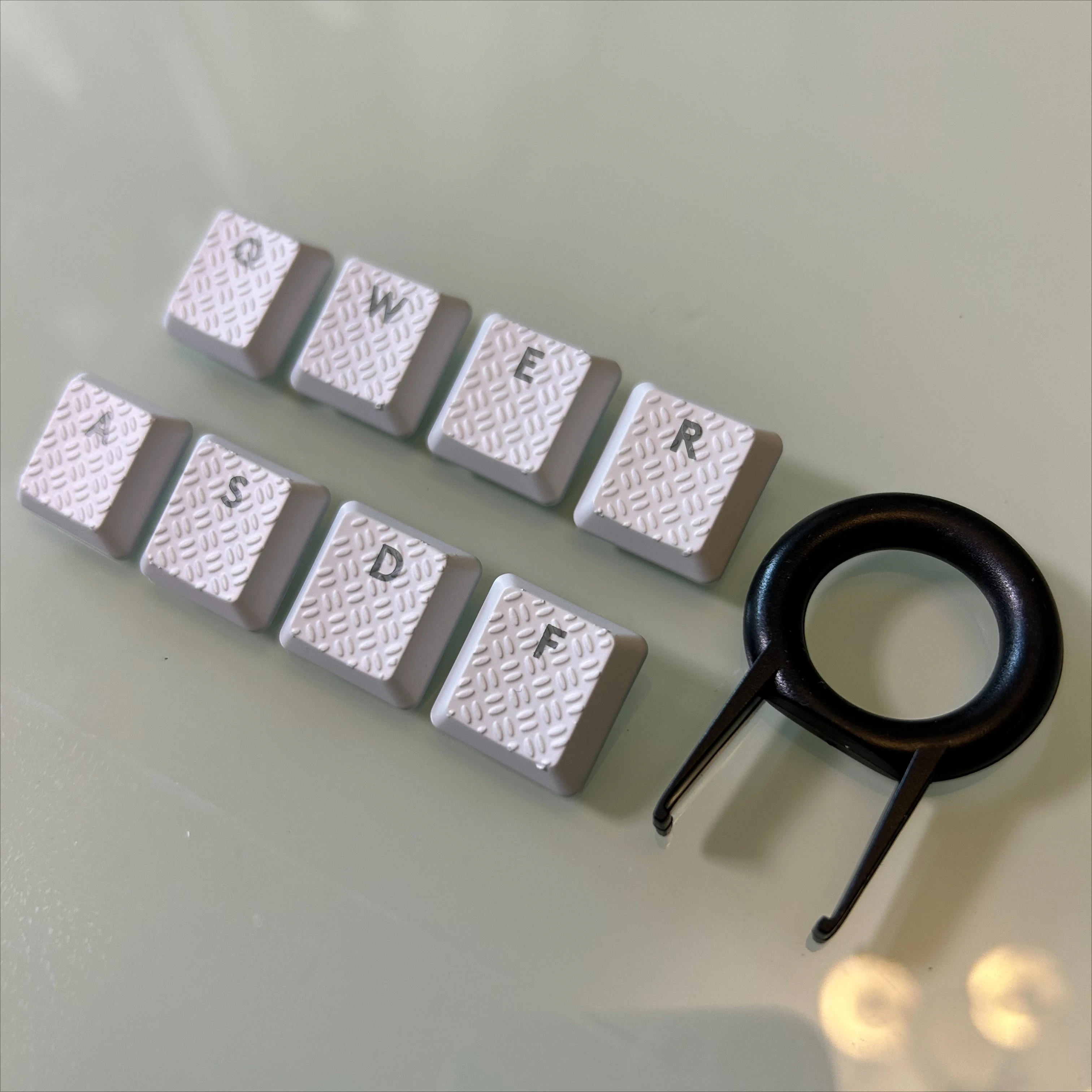 White Translucent Keycaps for Logitech G915/G913/G815/G813/TKL87 Mechanical Keyboard Anti-slip Wear-Resistant Character Set