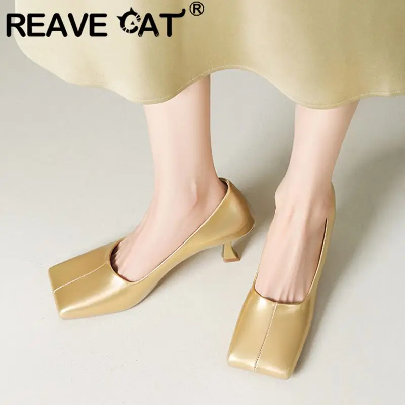 

Женские туфли-лодочки без застежки REAVE CAT, весенние элегантные туфли-лодочки на каблуке 33 и 6,5 см, обувь для свиданий больших размеров 44 и 45