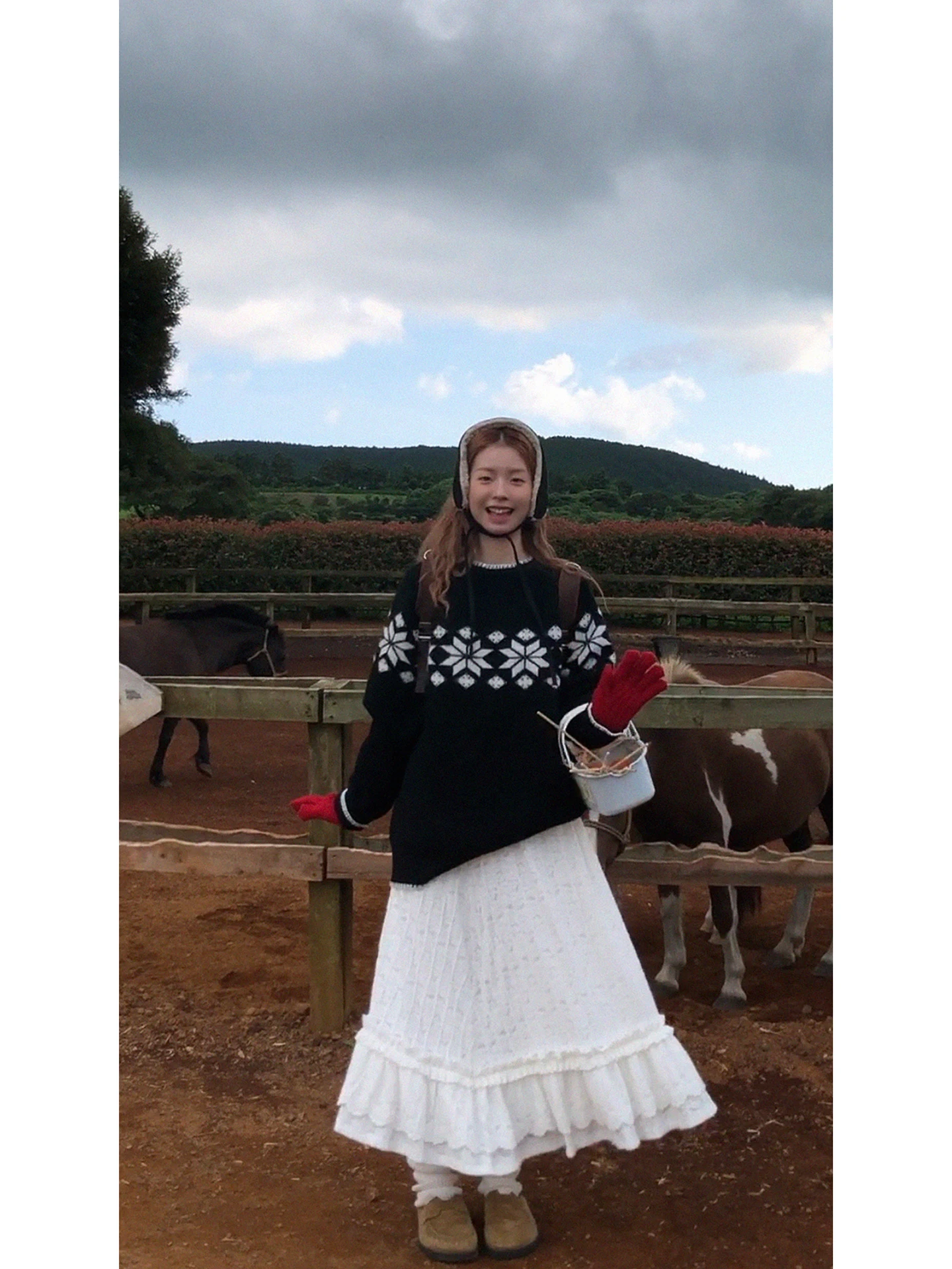 

Stunning A-Line Skirt for Women Beautiful White Cake Skirt Low Waist Design Daily Wear Comfortable Fabric Straight Cut