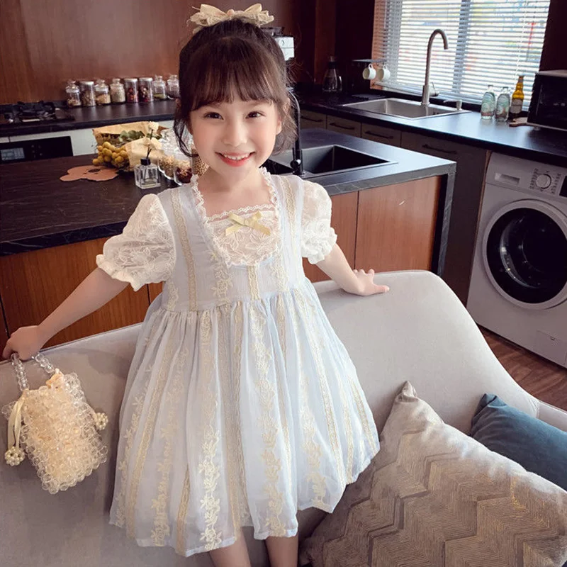 

Hook Flower Hollow Girls Dress Sweet Kids Square Collar Splicing Small Bow Puff Short Sleeve Foreign Flavour Lace Princess Dress