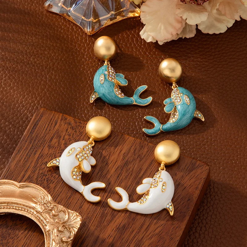 

Fashion Cute Big Earring Cute Blue Dolphin Pendant Rhinestone Paved Light Luxury Classic Vintage Heavy Animal Earrings for Women