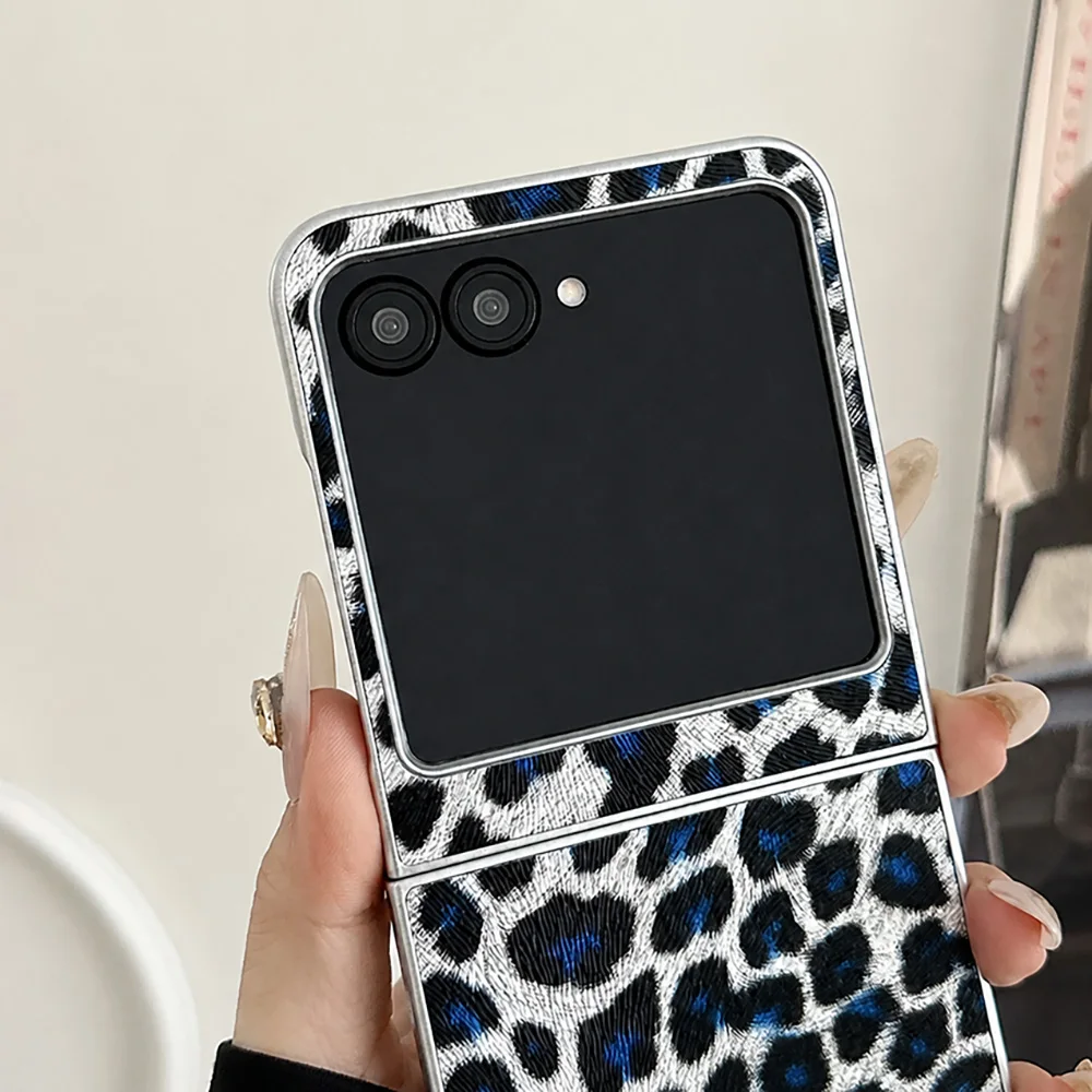 Leopard Print Folding Flip Phone Case For Motorola Razr 60 50 Ultra With Detachable Wrist Hand Strap Anti-Drop Shockproof Cover view 4