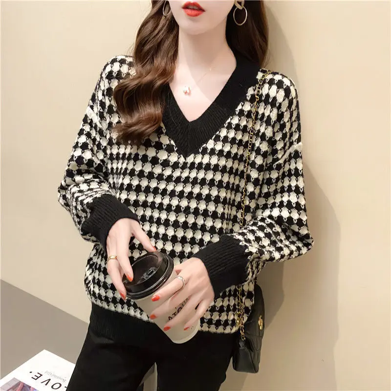 V-neck Loose Plus Size Women's Sweater New Item Explosive for Wearing on the Outside and Wearing on the Inside Knitted Sweater