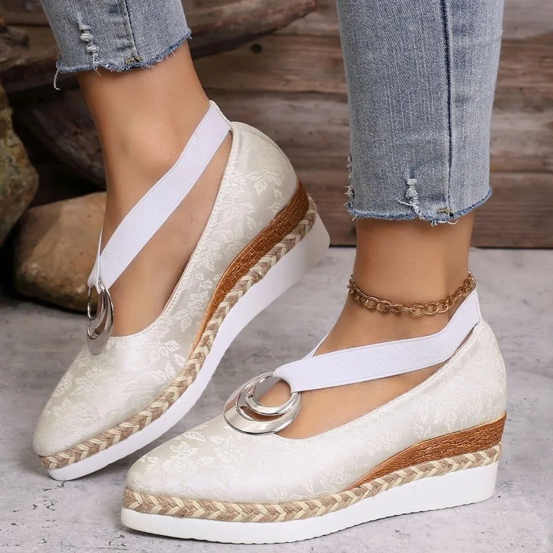 Soft Sole Plus Size Platform Casual Low Top Shoes Women's 25 Years New Shallow Single Shoes