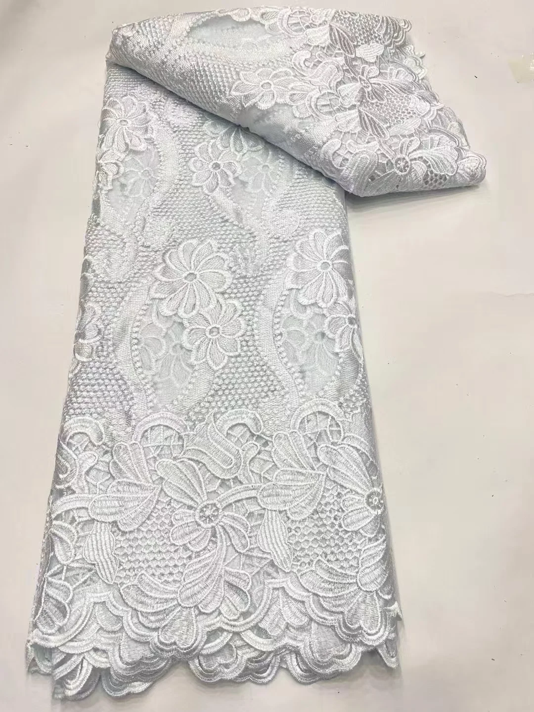 

New Design White Mesh Cord African Nigerian Lace Fabric 2025 High Quality French Guipure Net Lace Fabric For Party Dress KCW2527