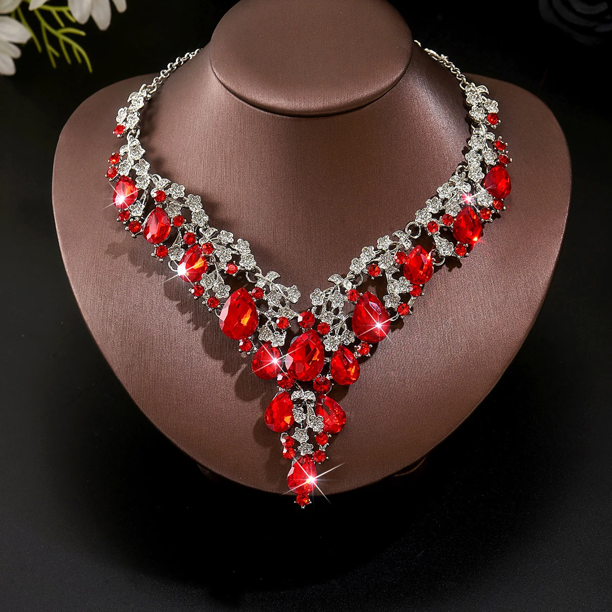 1PC-Gorgeous Silver Pave Ruby Crystal V‑Neck Necklace For Catwalk Model Shooting Evening Banquet Formal Costume Neck Decor