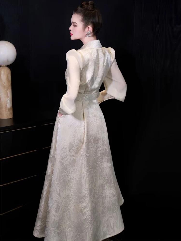 2026 ربيع جديد الفرنسية أنيقة الراقية الجاكار فساتين طويلة الخامس الرقبة طويلة الأكمام حزام سليم ألف خط فستان الحفلات المسائية للنساء