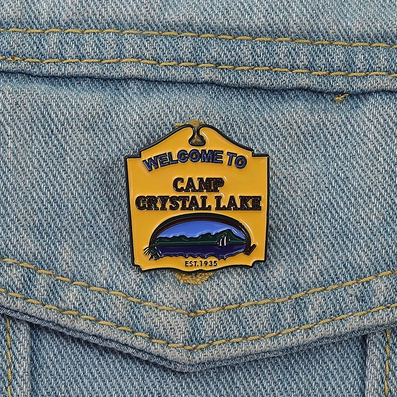 مرحبا بكم في كامب كريستال بحيرة المينا دبابيس فيلم الرعب المسلسل القاتل دبابيس التلبيب شارات الملابس والمجوهرات هدية لمحبي الأصدقاء