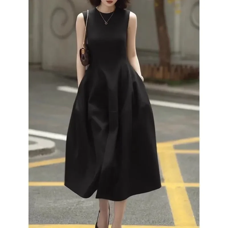 

Black Sleeveless A-Line Midi Dress with Round Neck Loose Fit Elegant Summer Women's Dress for Office or Casual Wear