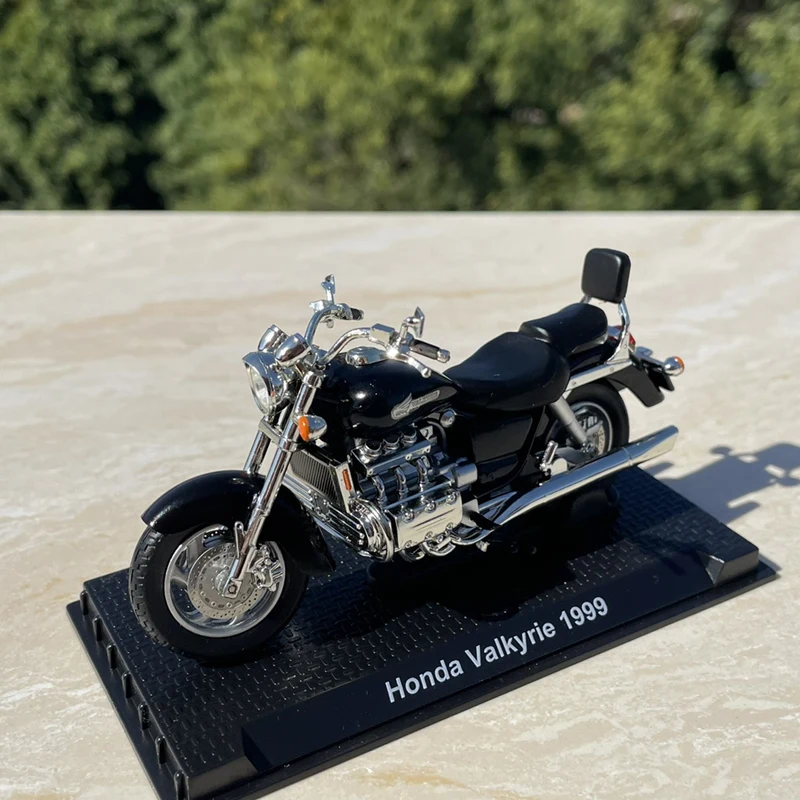 1:18 Valkyrie 1999 Alloy Sports Motorcycle Model Diecasts Metal Toy Track Racing Touring Motorcycle Model Simulation Kids Gifts