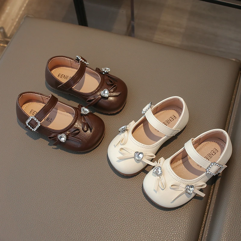 

2026 Children's Spring and Autumn New Butterfly Princess Soft Bottom Water Diamond Fashion Flat Shoes Le Fu Shoes