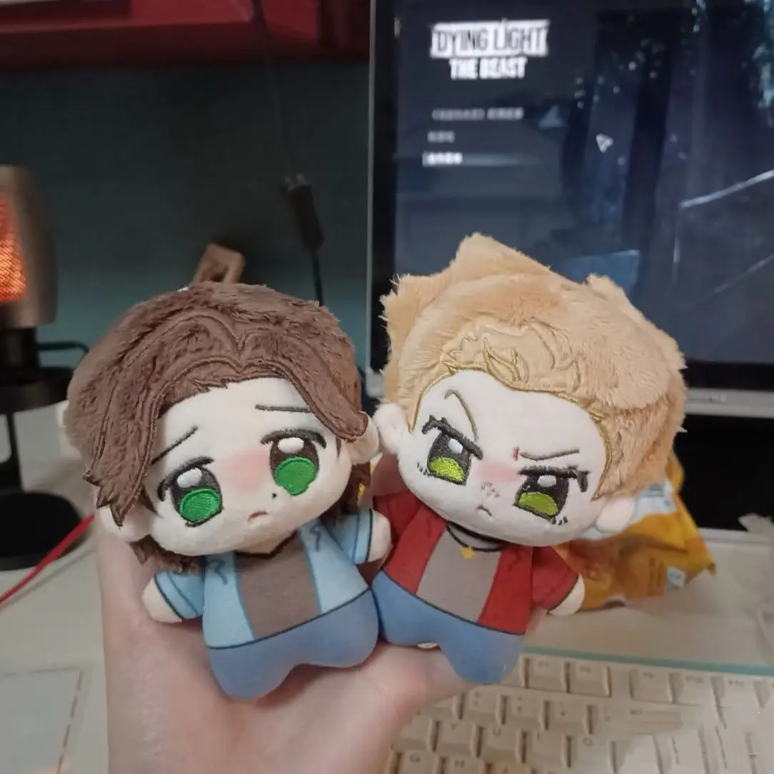 Heiße 10cm SPN Plüschfiguren Sam Dean Sammy Winchester Anime-Figuren Plüschpuppen Schlüsselanhänger Anhänger Weihnachtsgeschenke