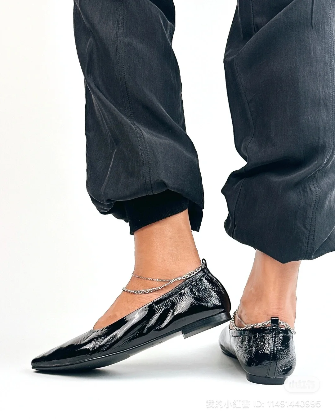 

Chic Pointed Flats for Women - Premium Genuine Leather with Removable Chain