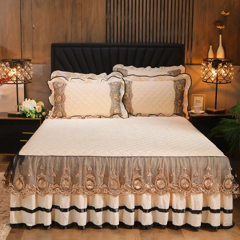 Luxury Lace Bed Skirt Bedspreads Bedding Thicken Velvet Plush Quilted Embossing Bed Spread for Home Not Including Pillowcase