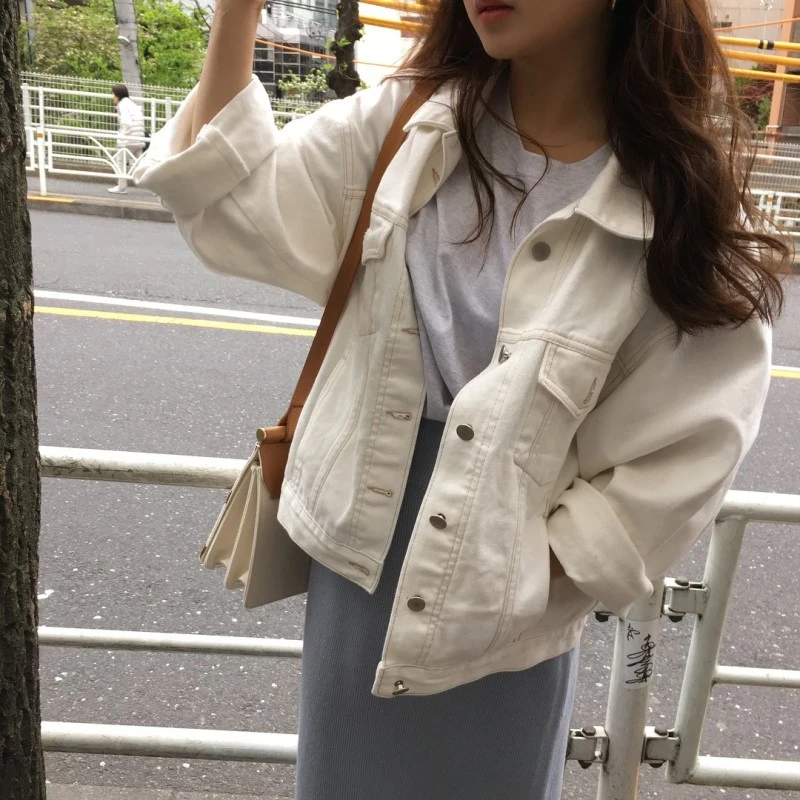 Early Autumn Casual Loose Short Denim Jacket Turn-down Collar Single Button Design Commute Style Women's Fashion Top