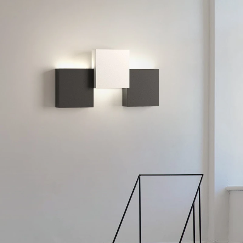 

Wall lamp new light luxury minimalist personality black and white combination lamp home modern simple living room background