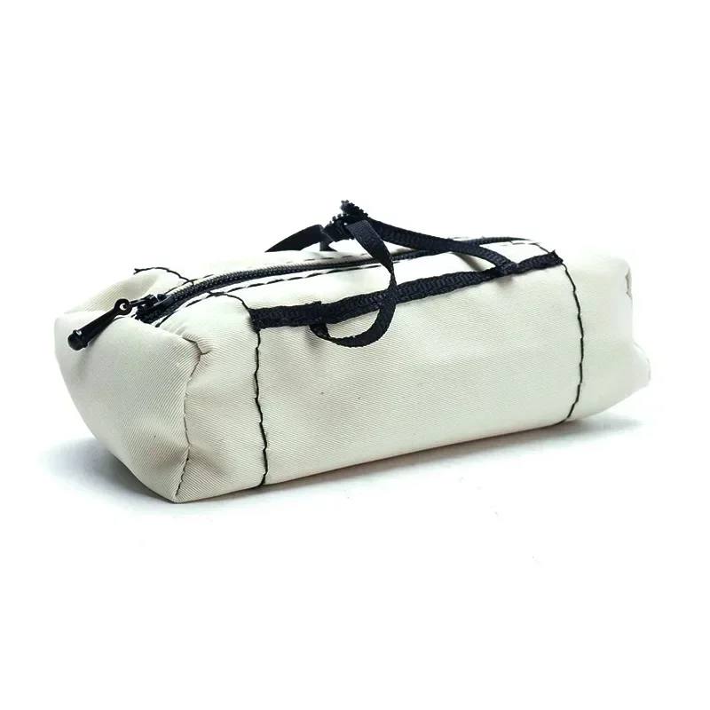 

RC Model Climbing Off-road Radio-controlled Car Simulation Mood Piece Outdoor Rainstorm Bag Luggage Rack Bag Toy QT22107
