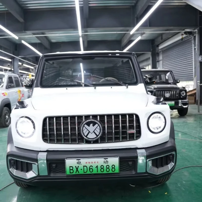 High-quality electric vehicle four-wheel new energy enclosed adult car