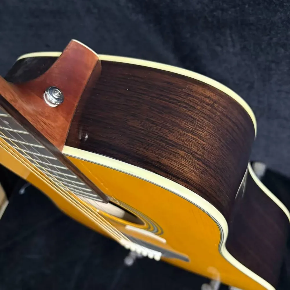 Vintage Yellow 41inch 6 String D28 Acoustic Guitar Solid Spruce Top Natural Wood Grain Classic Shape Bright Balanced Tone for Beginner and Professional Folk Music Playing