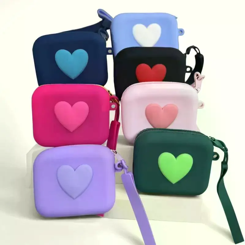 Cute 3D Heart Silicone Coin Pouch Lightweight Portable Wrist Strap for Key Earphone Small Items Student School Use